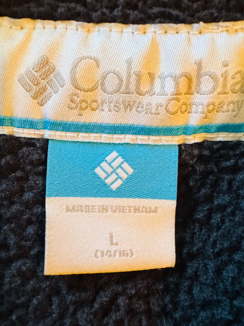 Columbia Women's Black Quilted Hooded Mid Weight Fall & Spring Jacket - Picture 4 of 4